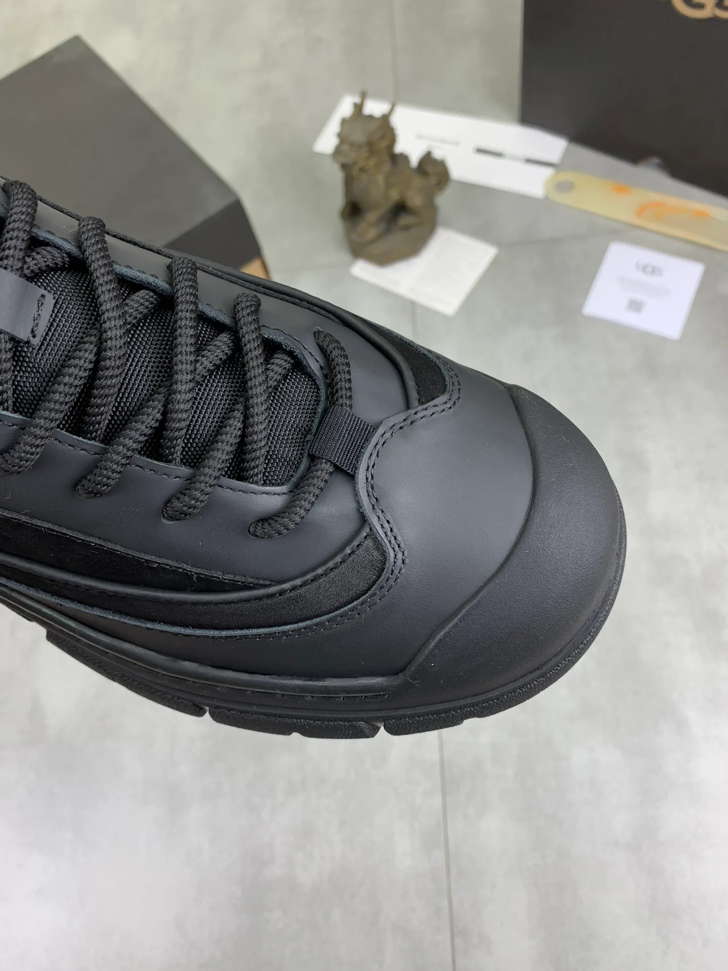 Men's Men's Shoes P620 [New Style] 💰 🆘 "Real Wool" [UGG] 👉 Popular men's shoes official website synchronization 🔰 Genuine quality [proud] is not comparable to the imitations in the general market 🌀 The upper is imported Italian frosted cowhide, and the lining: foot pad 🅰️ grade 🐑 real wool 👻 Only Grade A can show the effect The hand feels smooth and delicate 🔱The shoe shape is grand, only genuine factories can achieve it 🎄The perfect toughness of the original outsole 👻⬛️ allows customers to bid farewell to one-time consumption. Real wool lining, super warm. 3️⃣Colors available Sizes: 38-44